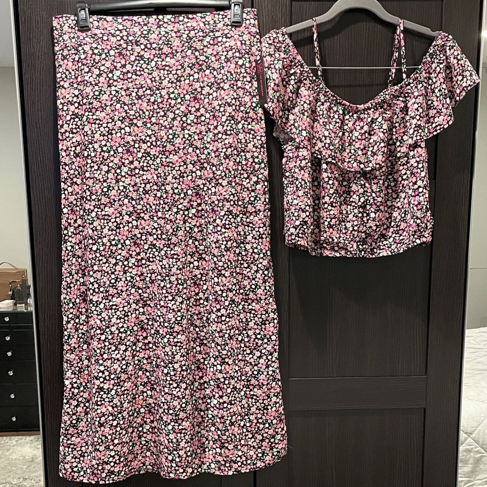 No Boundaries Black and Pink Floral Skirt Set